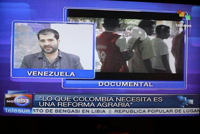 TeleSur entrevist al periodista Unai Aranzadi el da del estreno mundial de Colombia Invisible.