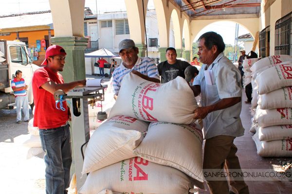 El comercio justo es uno de los parmetros de trabajo de ALBA Alimentos de El Salvador.