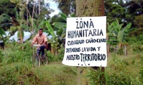 En las Zonas Humanitarias y Zonas de Biodiversidad, en Colombia, las vctimas reivindican su condicin de civiles desarmados y el derecho al territorio. 